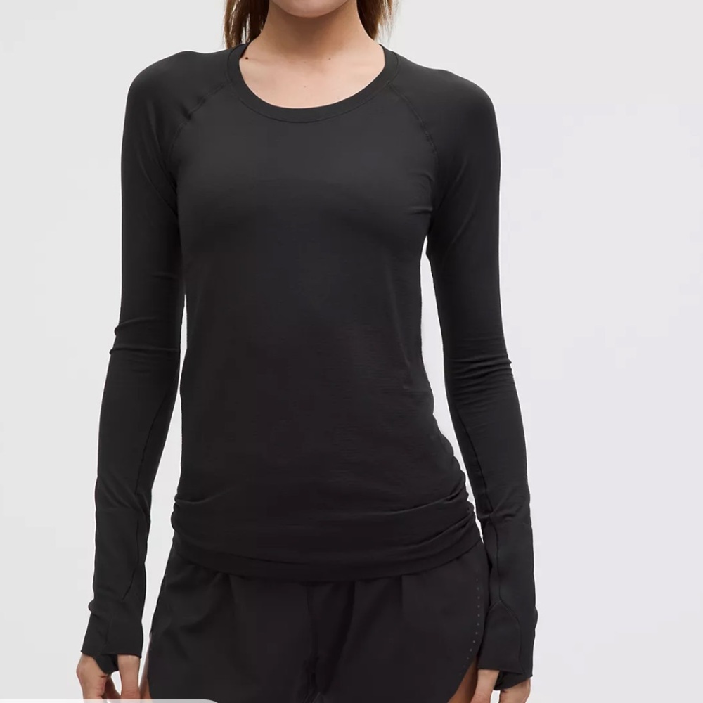 Lululemon Swiftly Tech Long-Sleeve Shirt 2.0
Hip Length